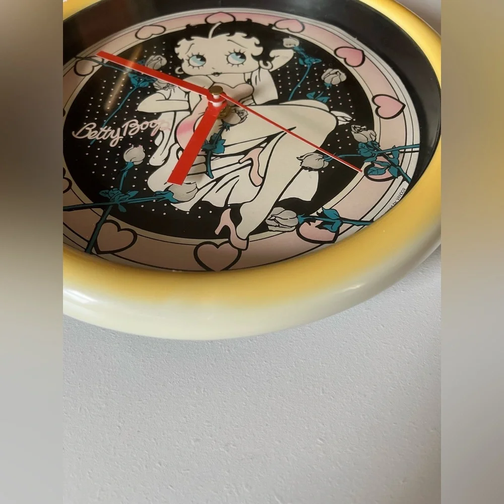 Vintage 1992 fleisher studios Betty Boop wall clock 10'' designed by Vandor